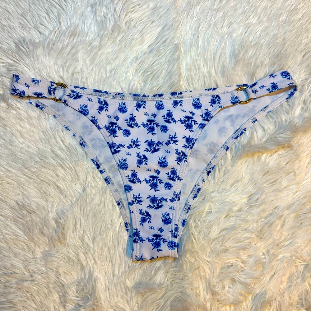 Shein White & Blue Rose Pattern Bikini Bottom